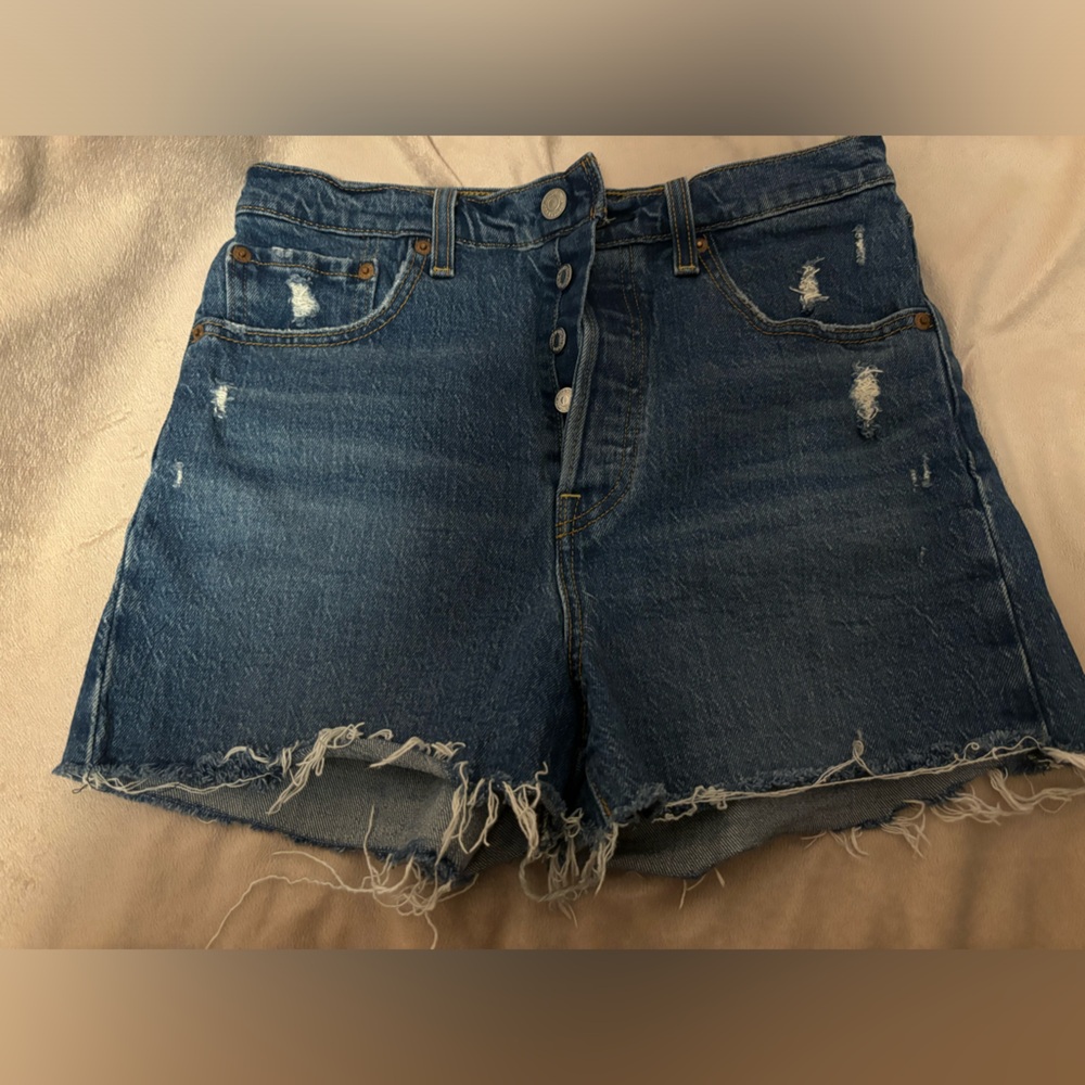 Levi’s Ribcage Jean Shorts Size 28
